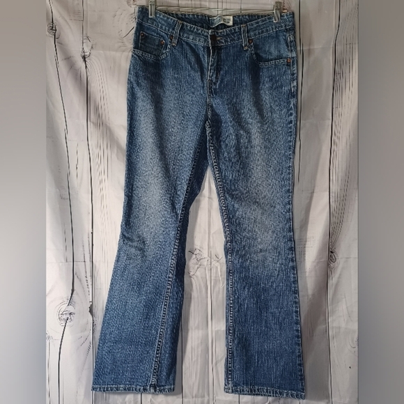 Levi's Signature Low Rise Bootcut Classic Faded Blue Denim Jeans - Picture 1 of 13